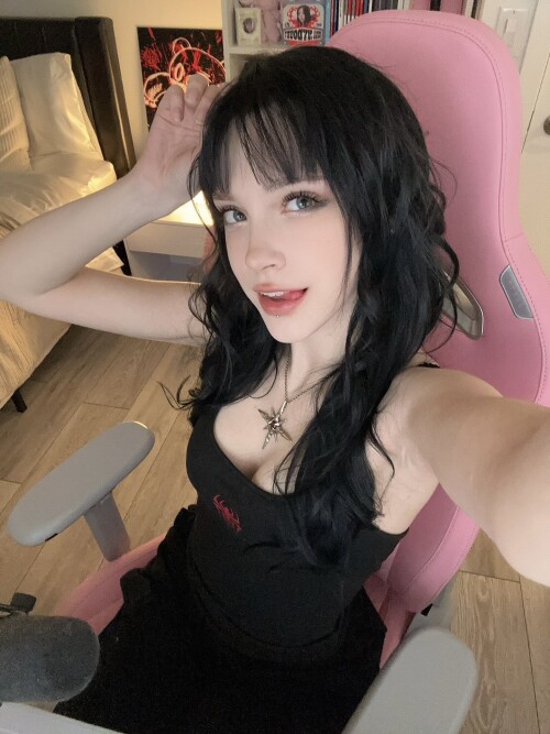 Gb5VaJQXwAAFV0Sad6e34f989eaf588