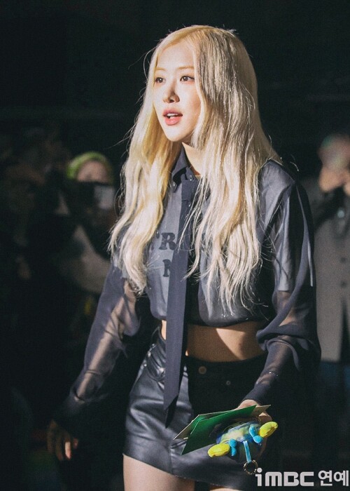 GcywZjQWEAAIbJV4caf315f4b695045