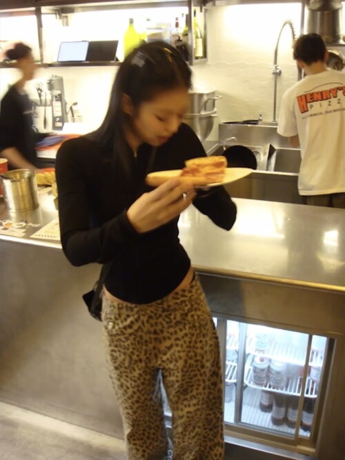 GdKACzaagAAzCcF942b85ffb4a33f10