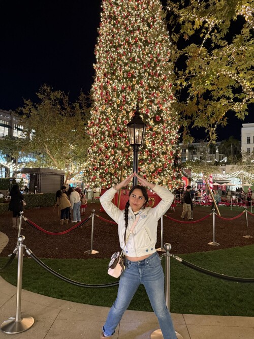 Ge8geLYbwAE3qut1e827b2998b95b5e