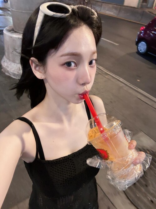 GehrjejWsAAt6Cce884bea0d8e1e54e