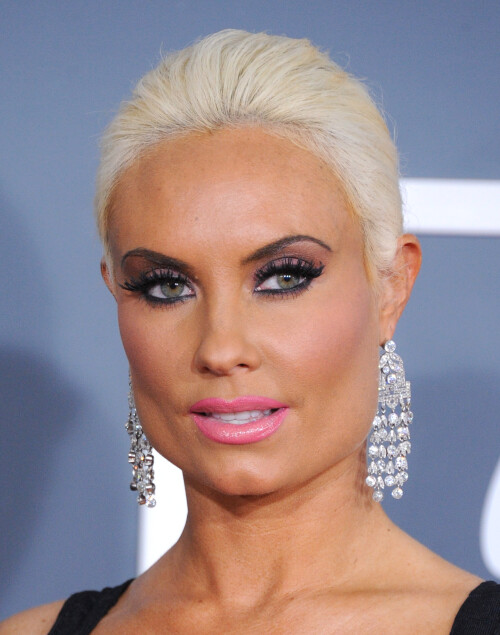 arrives at 54th Annual GRAMMY Awards held the at Staples Center on February 12, 2012 in Los Angeles, California.