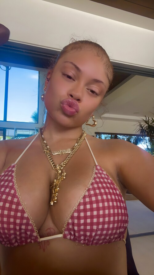 GgZZitdX0AAl49U68973ceb0ec4e7b5