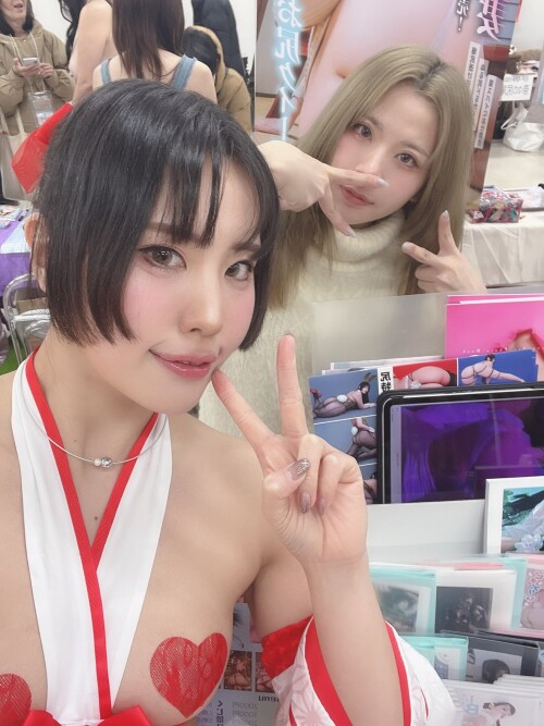 GhoBxUIb0AAShkEd54e262a0ff964b8