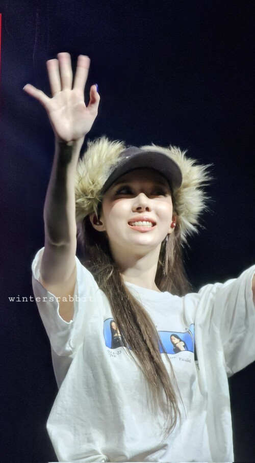 GinGQ3GakAAplB8ae5f105f9c04e062