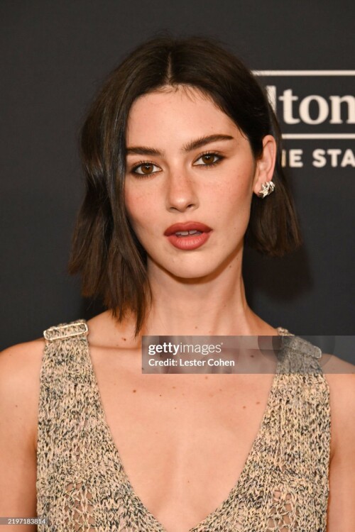 GiypZORXIAAsgYE2d33772000e62e31