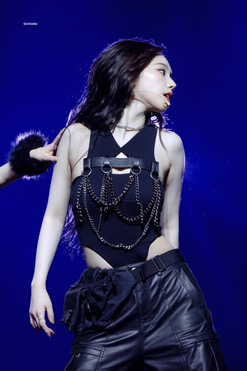 GjUrrUrXkAAbXEFd64edf23d106ed63