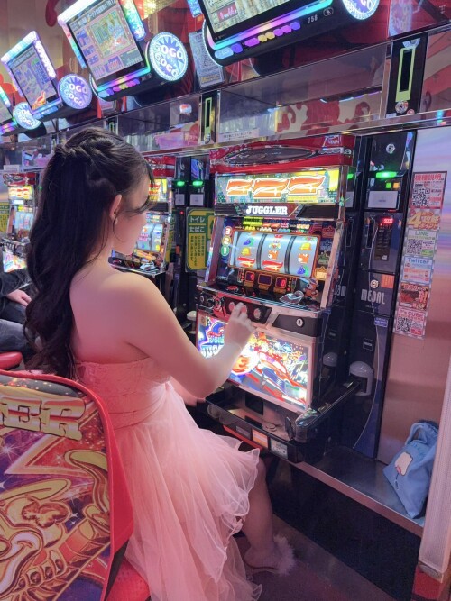 GkhtZnBW8AAi4aJaf07237a2d485747