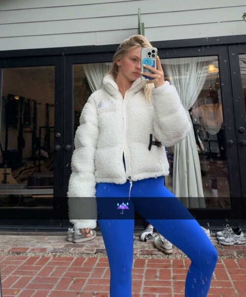 Gl1w0OCXEAAtK 1c06f96b7048d69a2