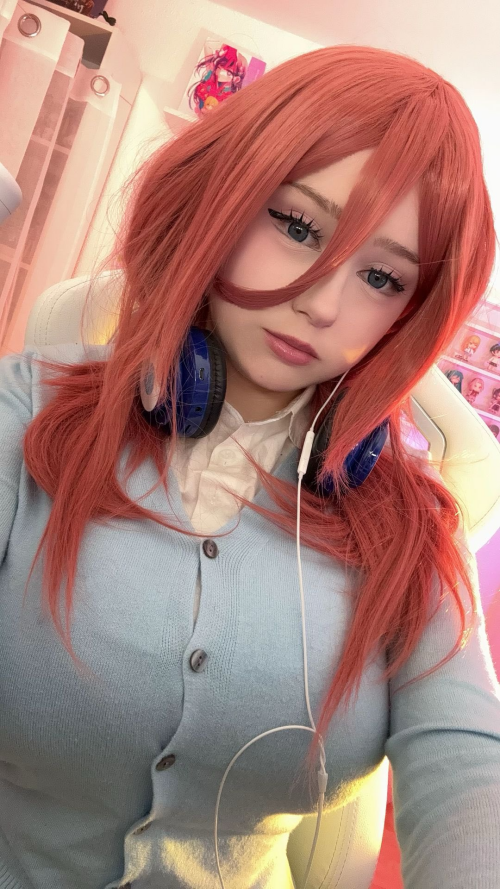 Gl2_PsjXAAAdWFz5799650b93332c35