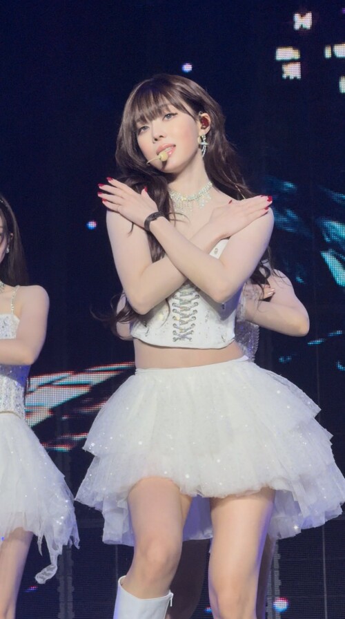 GlZGrNRWYAAqE0U772475e4d156a3c4