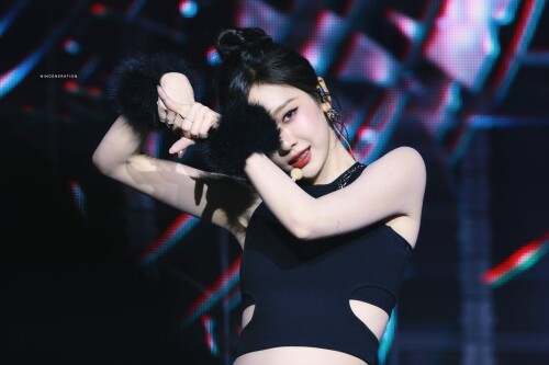 Glb1exKWkAAj9Fw9ad25fd3e54f6098