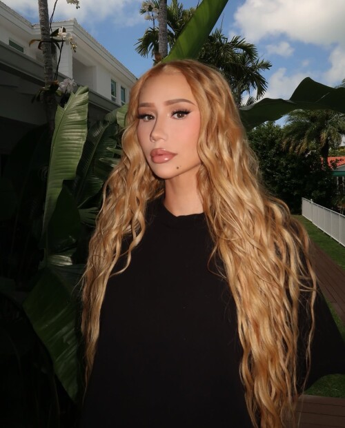 GoHiwkGXEAA7R Off01830d39ab3237