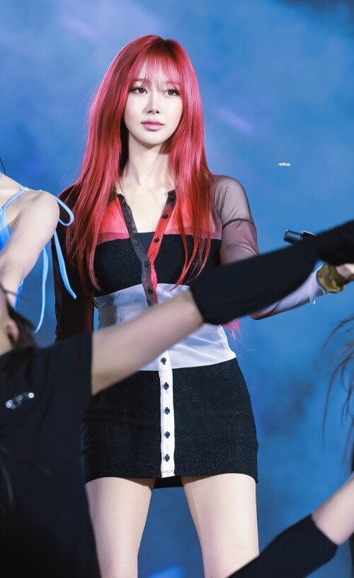 Gq9j3BQXYAA2m 297cf6dbf45698056