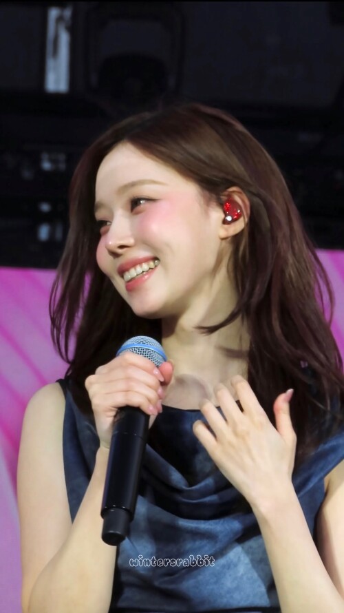 Gqt8THCWYAAC E587cc153f81ca7317