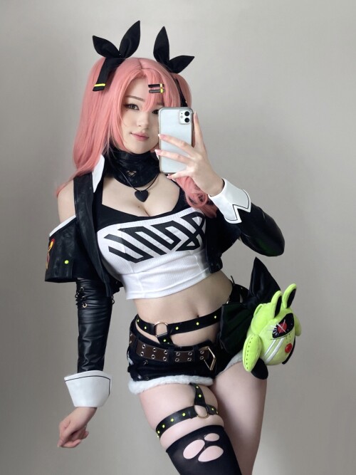 GrAYiNVWoAA6AWR5d58a6f4dcd932fd