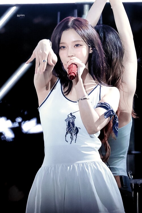 Gre q4nbAAA Co27d4300cb63c592f8