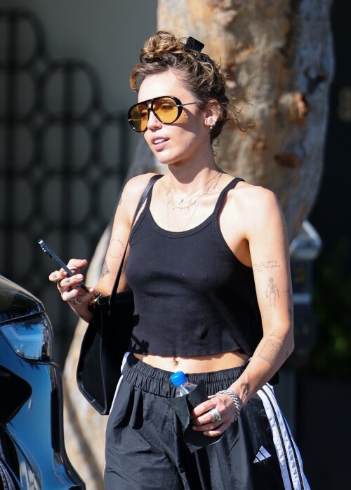 GrkI AuWsAAWyN8f57aaf594c747970