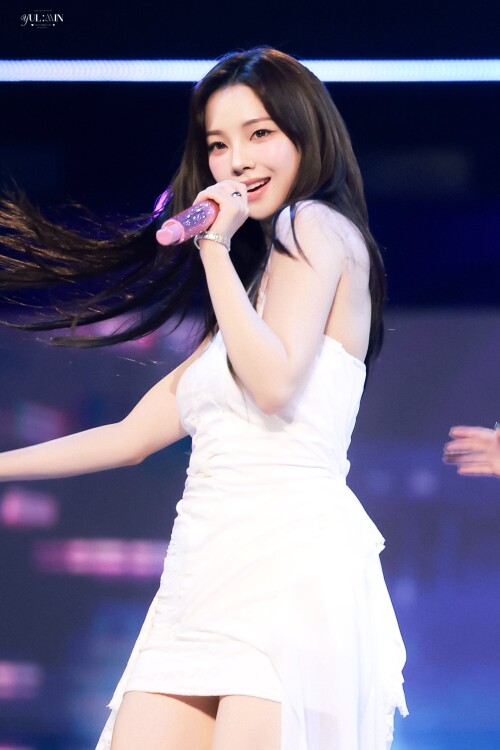 Gt0J1uTW4AAScVI08b1b13d752d8717