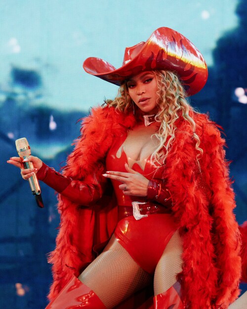 Gt43FP6W4AAdtJTa729097ddc4c8e68