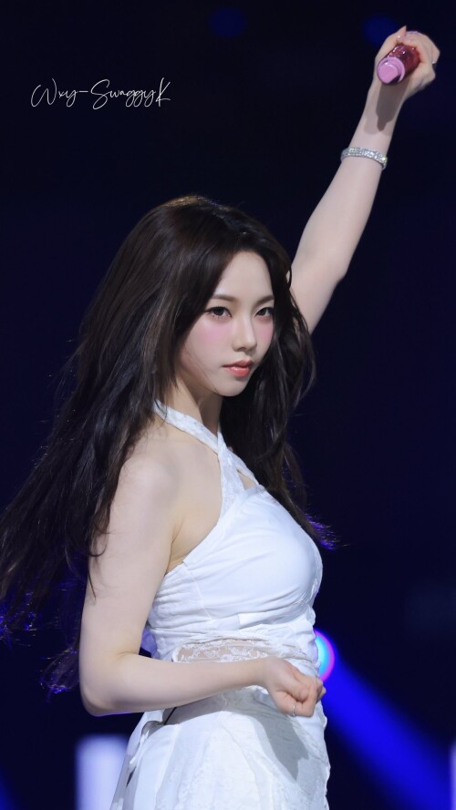 Gt7hw0gXwAA BG2100574f084b81faf