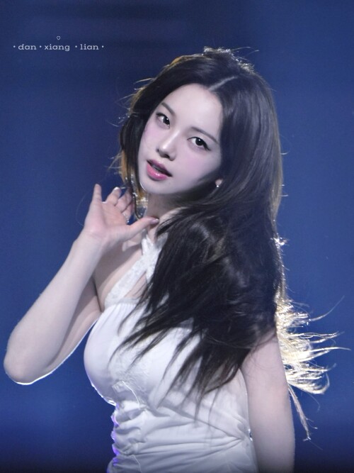 Gt8uytzXUAA5f9R833a7b356340a2d1