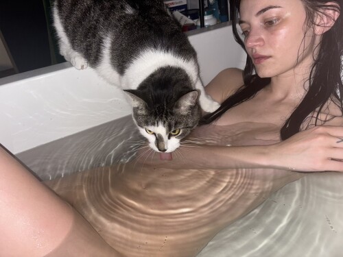 GtDWZPOXgAAq2Rqd6b9be9aa63575cc