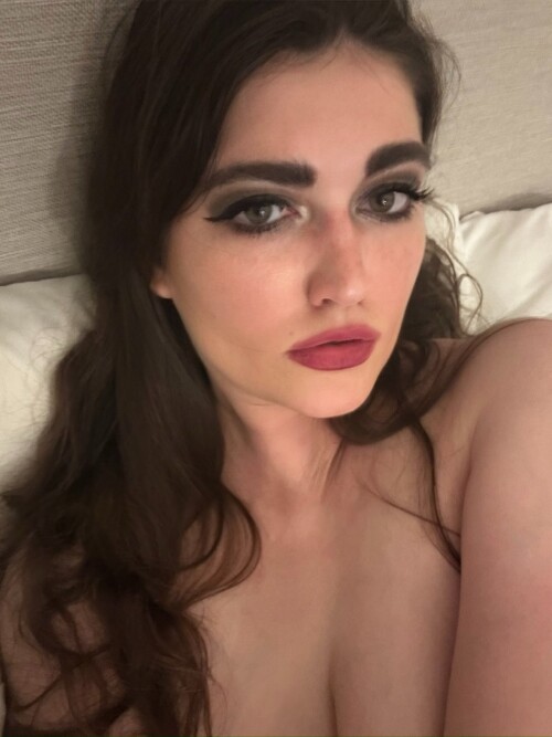 GtNyL4qXIAE2xYTd3d321b28d9575f6