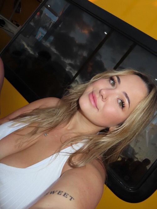 GtlWWq5XEAARb 686a22cc056f2c17d