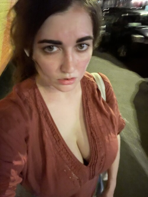 GulTGNQWUAAD 6ha483012fa002aab00727cf66cd24e31c