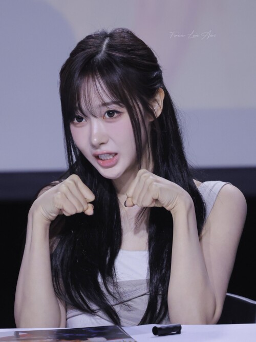 GvygC7 W4AAL4zs5001dbe221fa2947