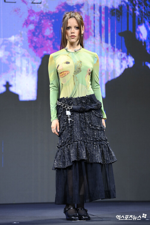 GyCezyYWMAIrhRzb8b3d3d161f7494b