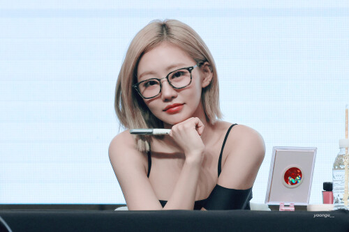 GyE5 CPakAAv4tY90d15486d01c40be