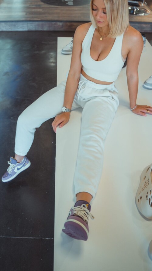 HI 560aca89e3bcc0df8a