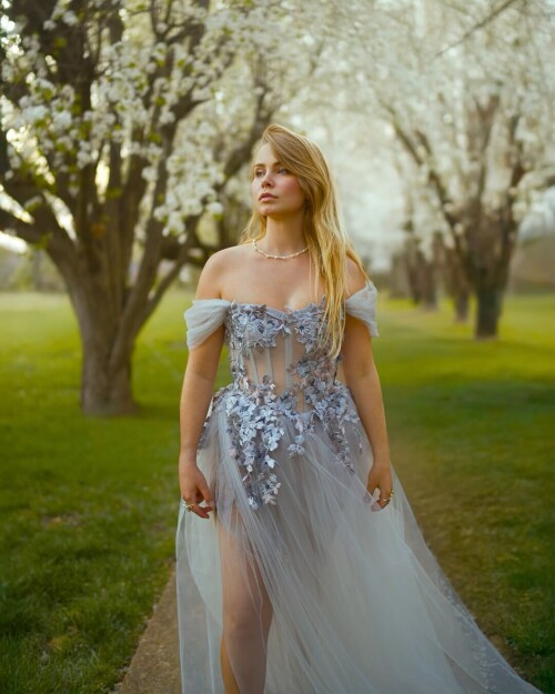 HK 105076fff209c9fe9