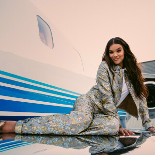 HaileeSteinfeldRunway-40726b20c3fc596534