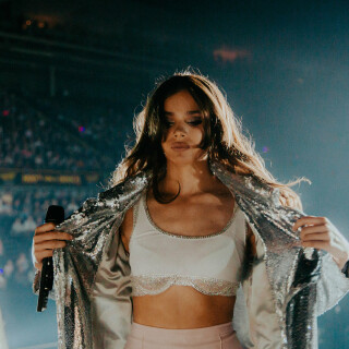 HaileeSteinfeldSheffield-15fab8ac4ef1602b97