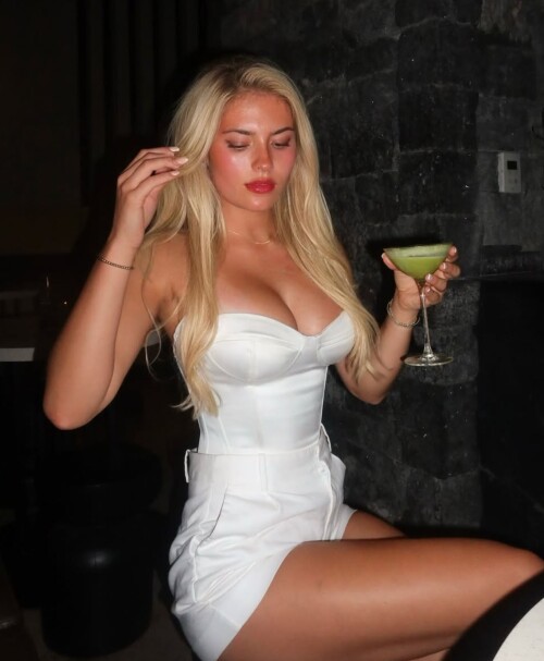 Hannah-White56da1a7823223743