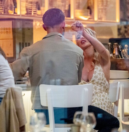 Helen Flanagan 263267212c353e242