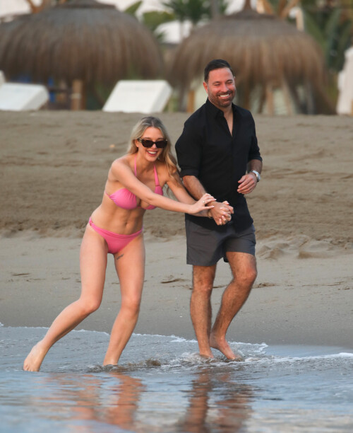 Helen Flanagan 27cb694cc3141387d