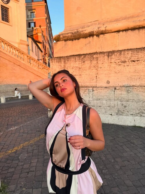 Hi-this-is-me-taking-as-many-instagram-pictures-as-I-can-in-public-w-a-whole-crowd-Thank-you-90b68811439a89739