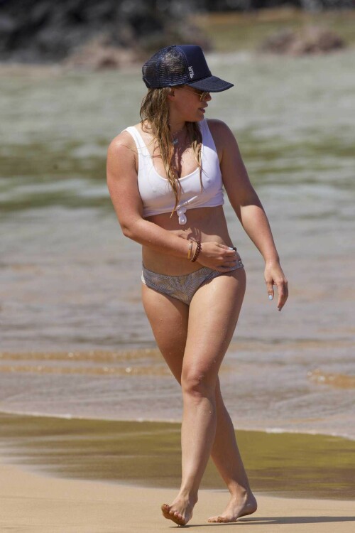 Hilary Duff in Bikini 106