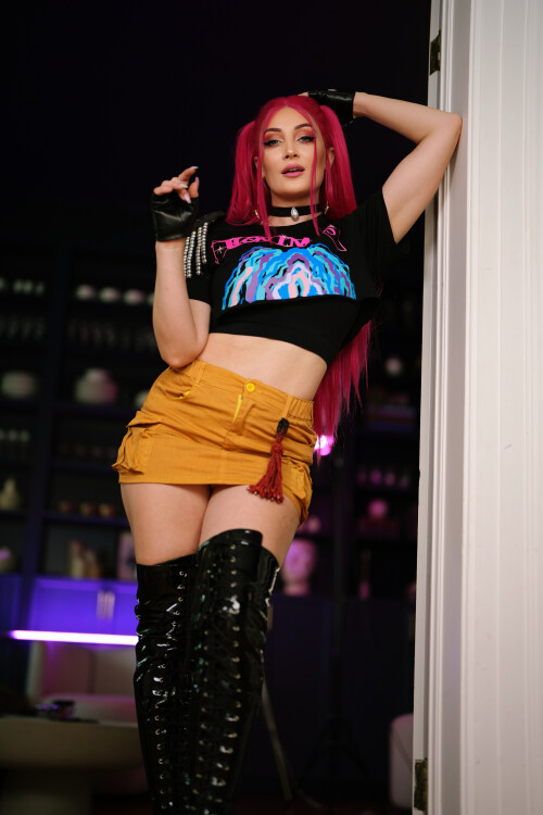 Holly Wolf98E9C63D E6CA 436C 88DF 1394534DF2A483b6a94224218bde