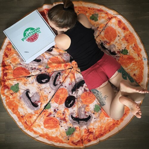 Olhem a toalha de pizza linda que eu ganhei da @pizzatowels  s falta eu ir para a praia.#ginger #gingergirl #redhead #ruiva #ruivanatural #fitness #fitnessmotivation #tattoedgirl #girlswithtattoos #pizzatowels #pizzatowel