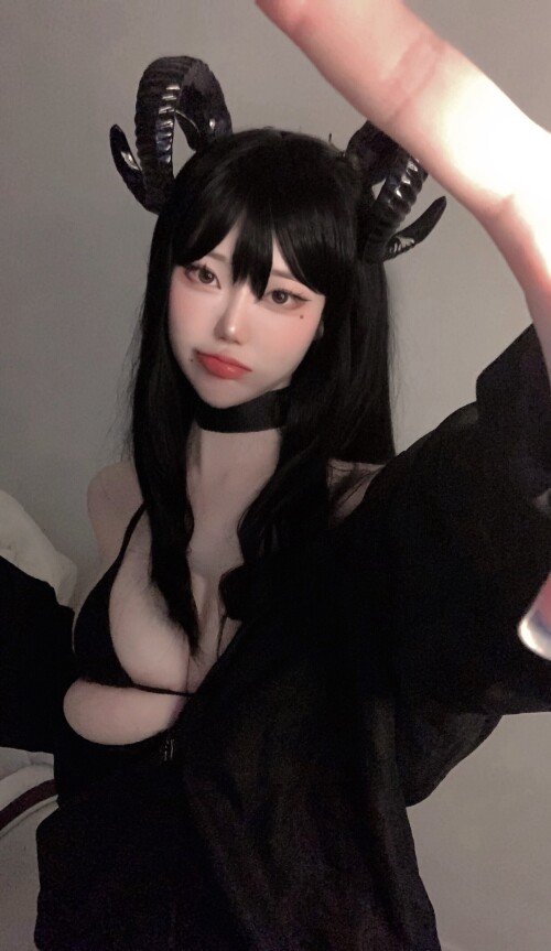 Horns 1353fea90d723cffdb0db0f33061c4923