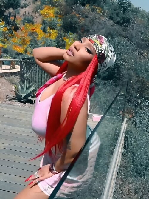 Horny Nicki