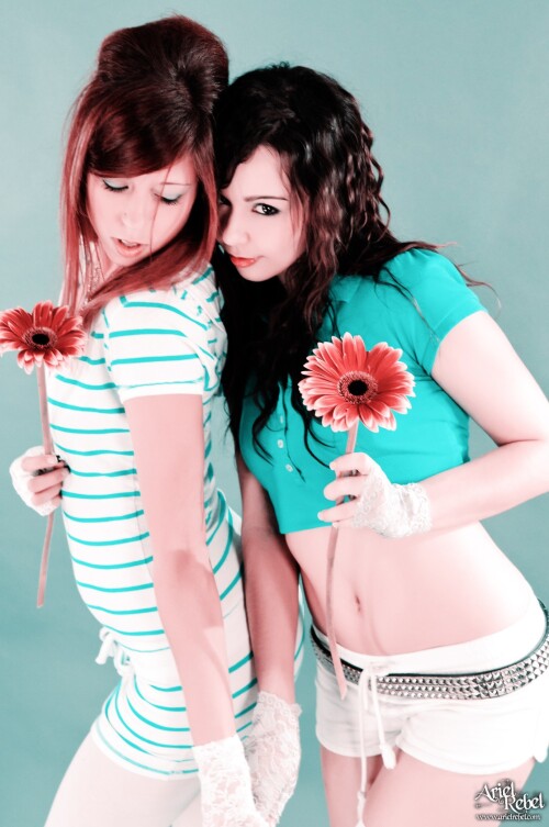 Hugs and Flowers 001 lg8fc87d0865d4fab4