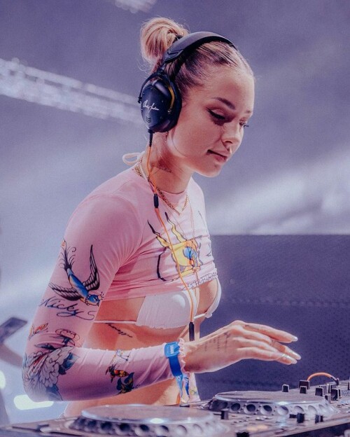 I wanna be where you are image0