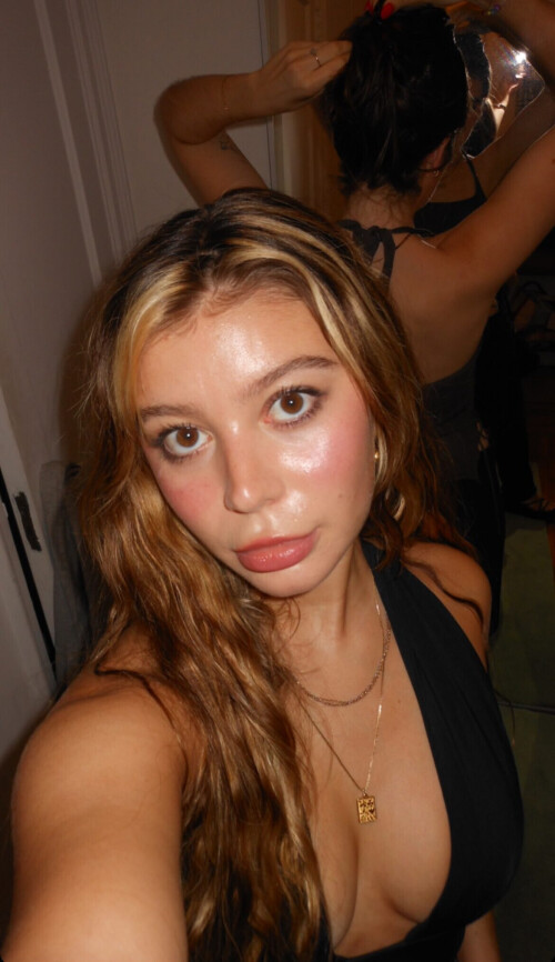 IMG 10930750b49cd1385072