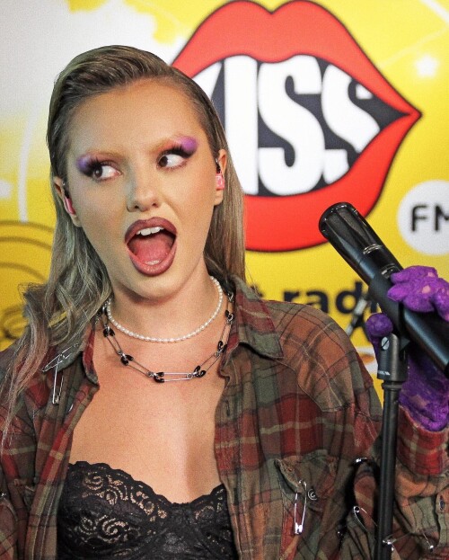 IMG 145228b35667e56b9624